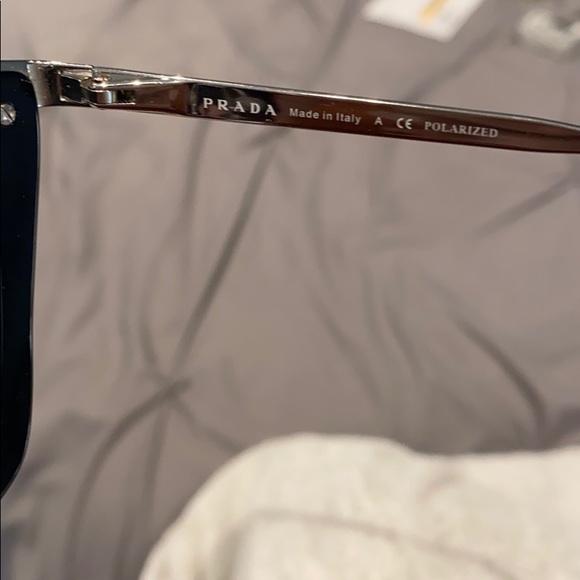 Prada sunnies!! - Picture 4 of 6